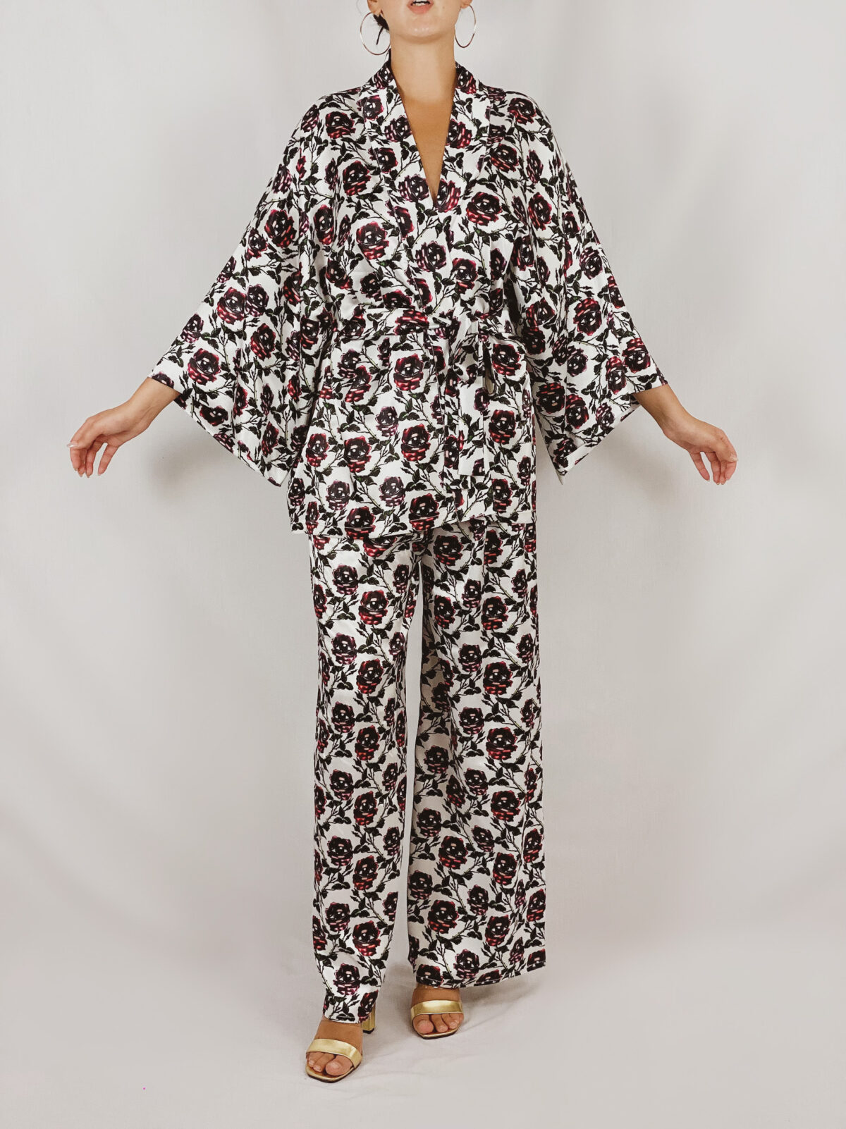 6884C248 9522 4BC2 AE09 2C0F0FFE6019 HOBRAT rose&eye kimono and pants sleepwear