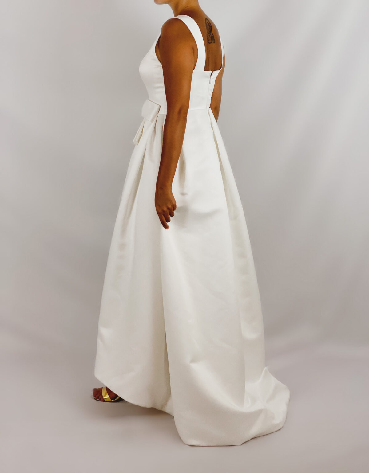 B8A2475E 3E11 4768 B094 F2386518A234 HOBRAT classy bridal gown Anahita